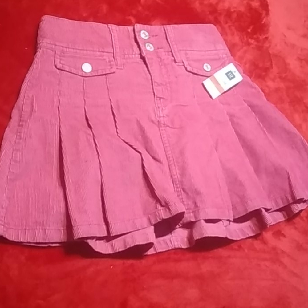 Gap skirt girl